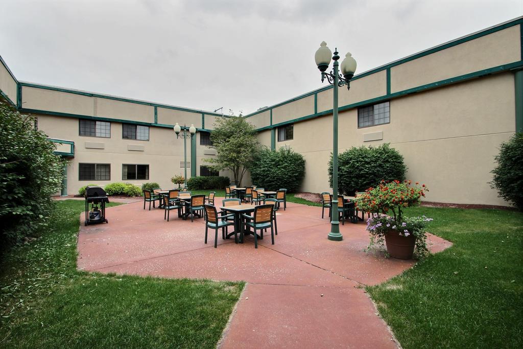 Hotel Baymont By Wyndham Madison West/Middleton Wi West Exterior foto